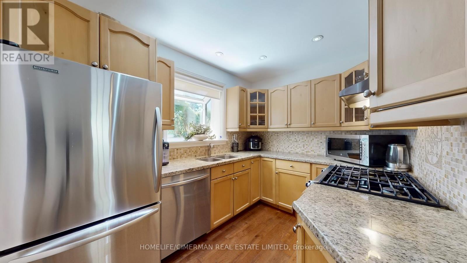 386 Kerrybrook Drive, Richmond Hill, Ontario  L4C 3R1 - Photo 12 - N12348669