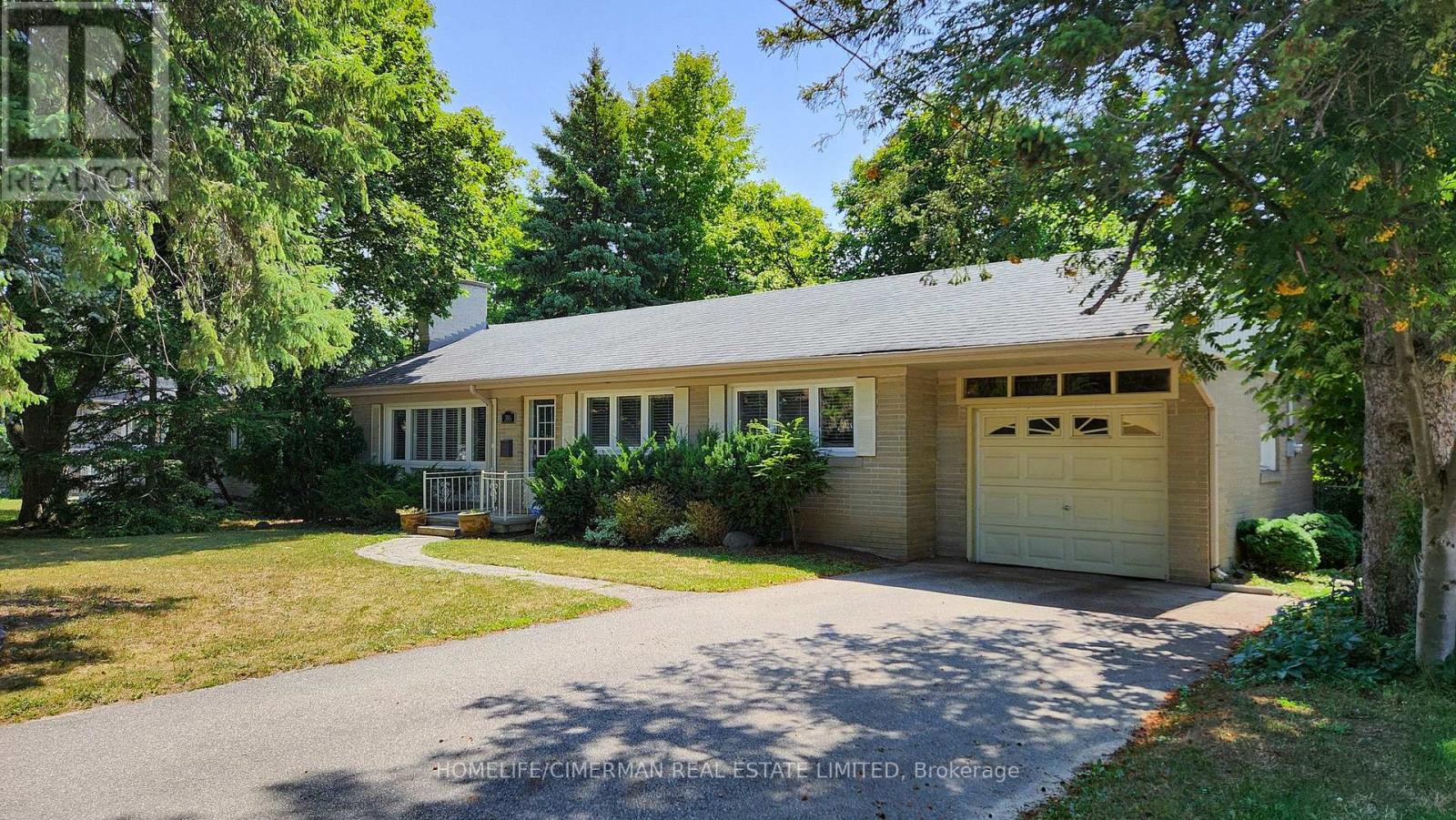 386 Kerrybrook Drive, Richmond Hill, Ontario  L4C 3R1 - Photo 3 - N12348669