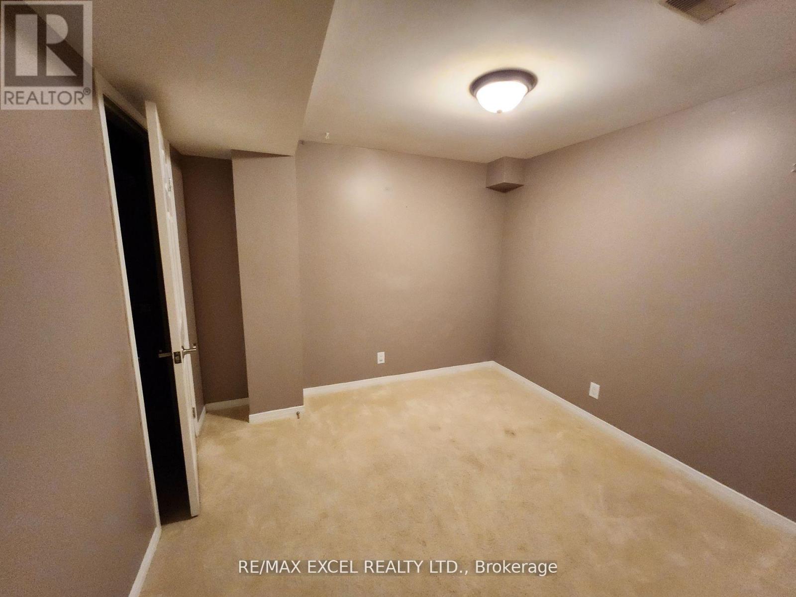 Lower - 316 Alex Doner , (Bsmt) Drive, Newmarket, Ontario  L3X 1G4 - Photo 7 - N12348685