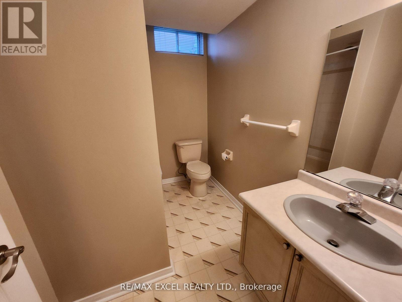 Lower - 316 Alex Doner , (Bsmt) Drive, Newmarket, Ontario  L3X 1G4 - Photo 8 - N12348685