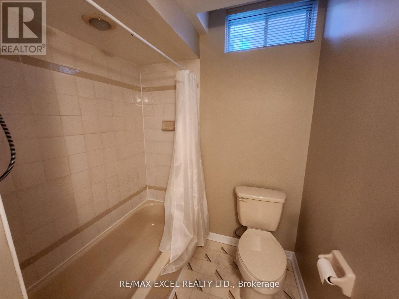 Lower - 316 Alex Doner , (Bsmt) Drive, Newmarket, Ontario  L3X 1G4 - Photo 9 - N12348685