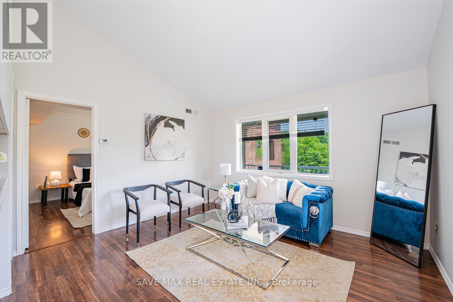 212 - 103 Bristol Road E, Mississauga, Ontario  L4Z 3P4 - Photo 5 - W12348638