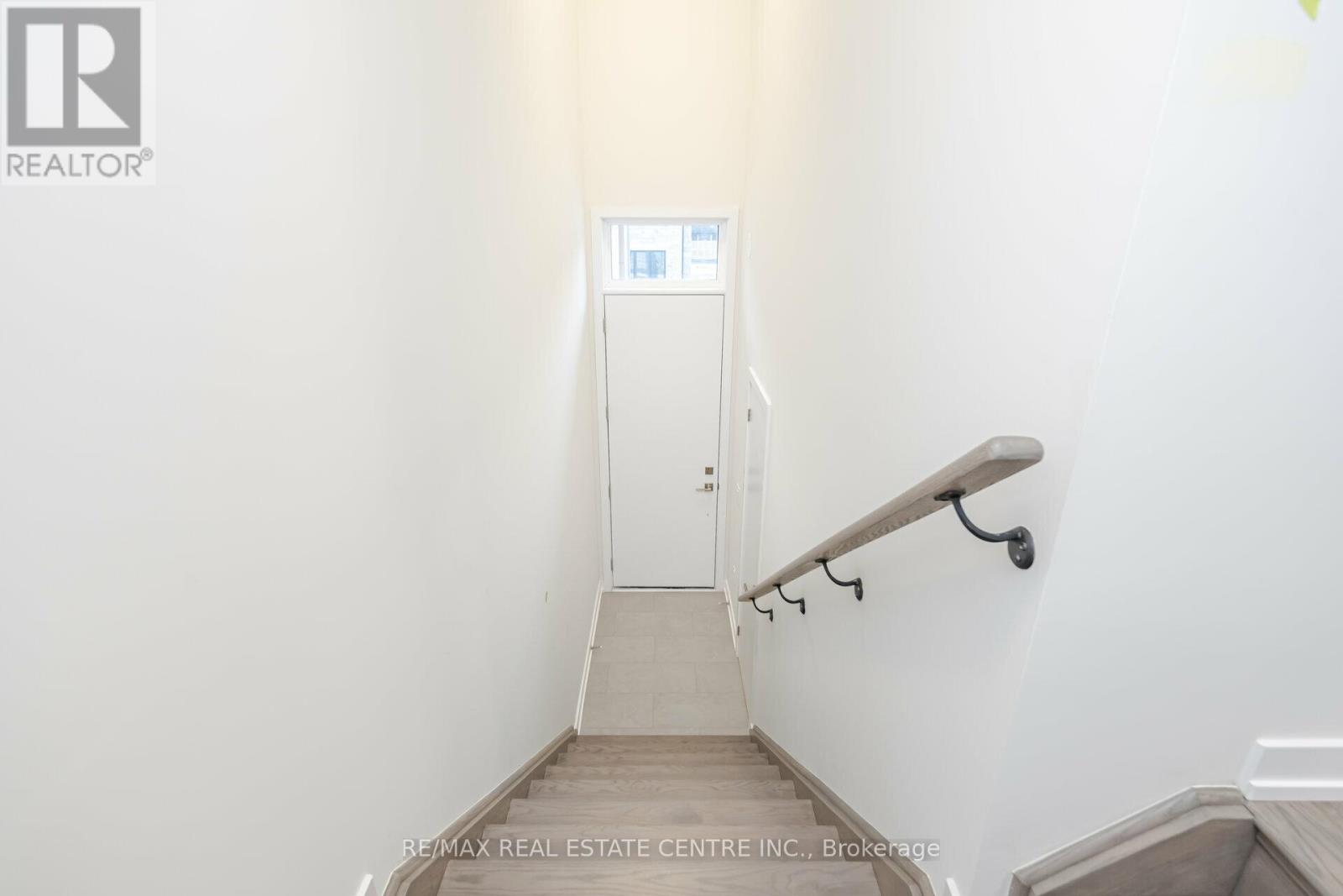 1320 Kobzar Drive, Oakville (Nw Northwest), Ontario  L6M 5R2 - Photo 4 - W12348683
