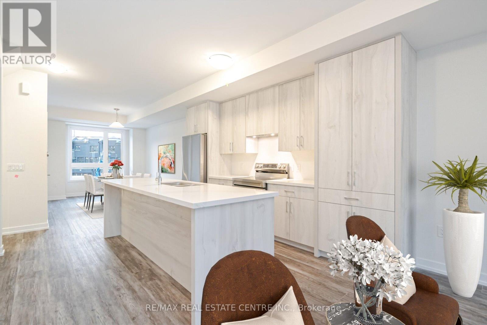 1320 Kobzar Drive, Oakville (Nw Northwest), Ontario  L6M 5R2 - Photo 8 - W12348683