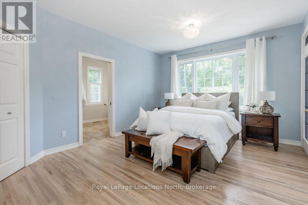 50 Blackburn Avenue, Clearview, Ontario  L0M 1P0 - Photo 14 - S12346450