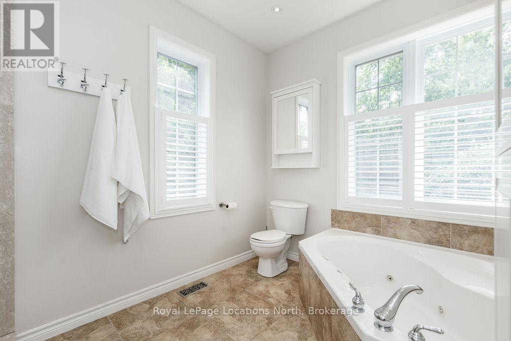 50 Blackburn Avenue, Clearview, Ontario  L0M 1P0 - Photo 16 - S12346450