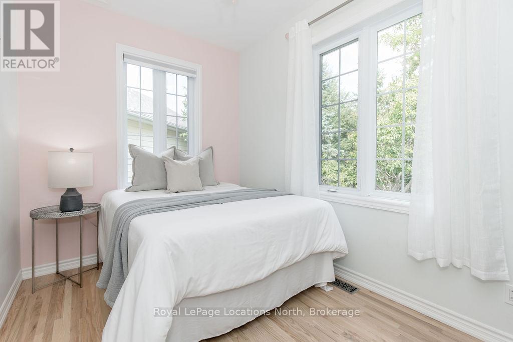 50 Blackburn Avenue, Clearview, Ontario  L0M 1P0 - Photo 19 - S12346450