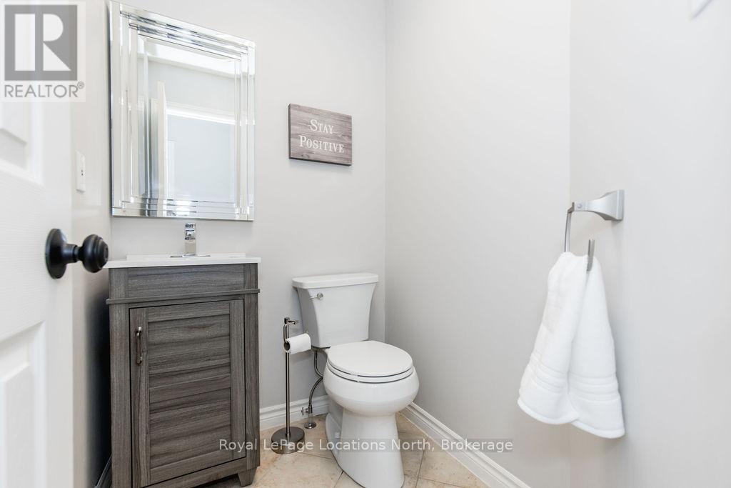 50 Blackburn Avenue, Clearview, Ontario  L0M 1P0 - Photo 20 - S12346450
