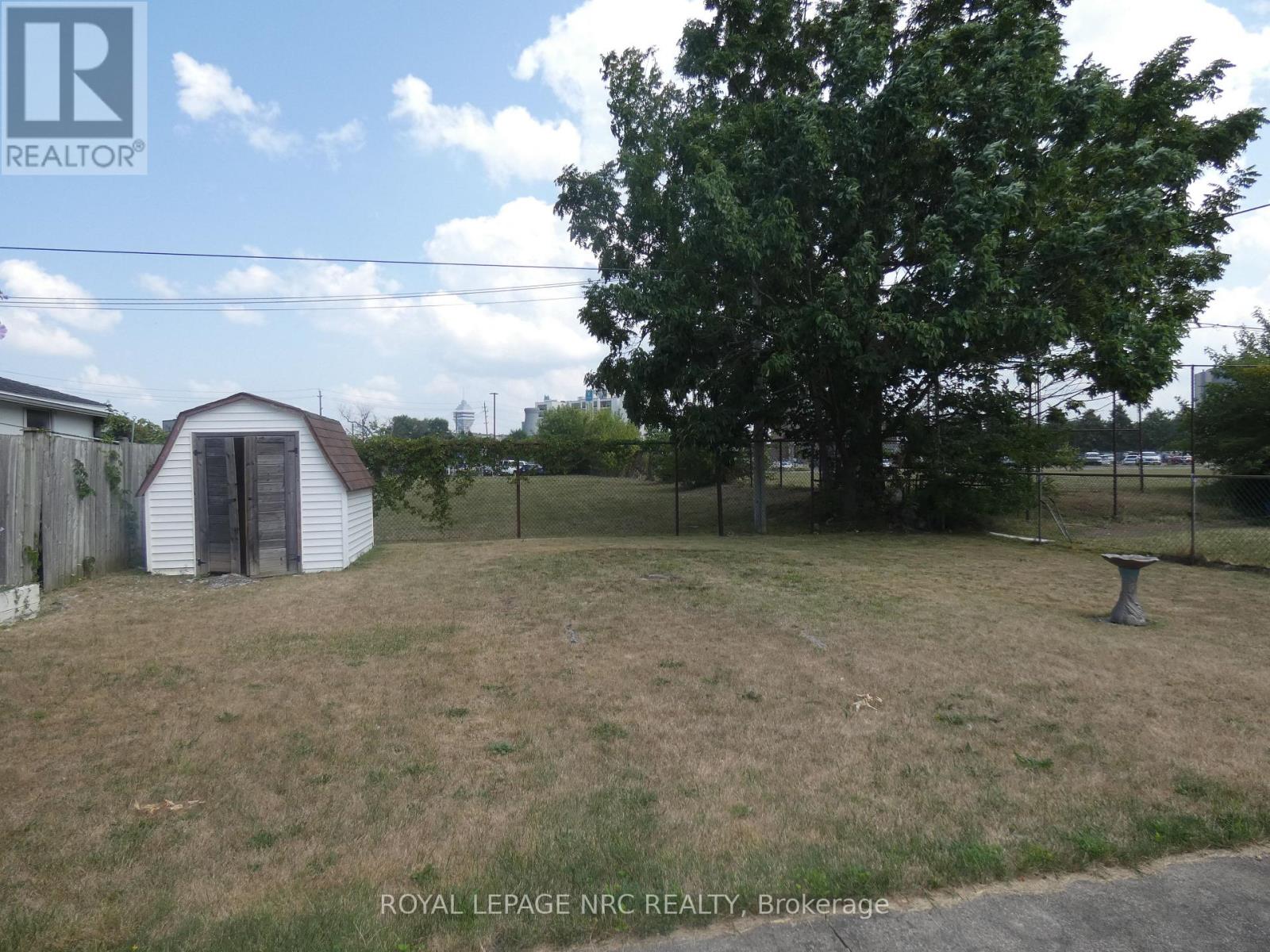 5730 Desson Avenue, Niagara Falls, Ontario  L2G 3T4 - Photo 4 - X12348715