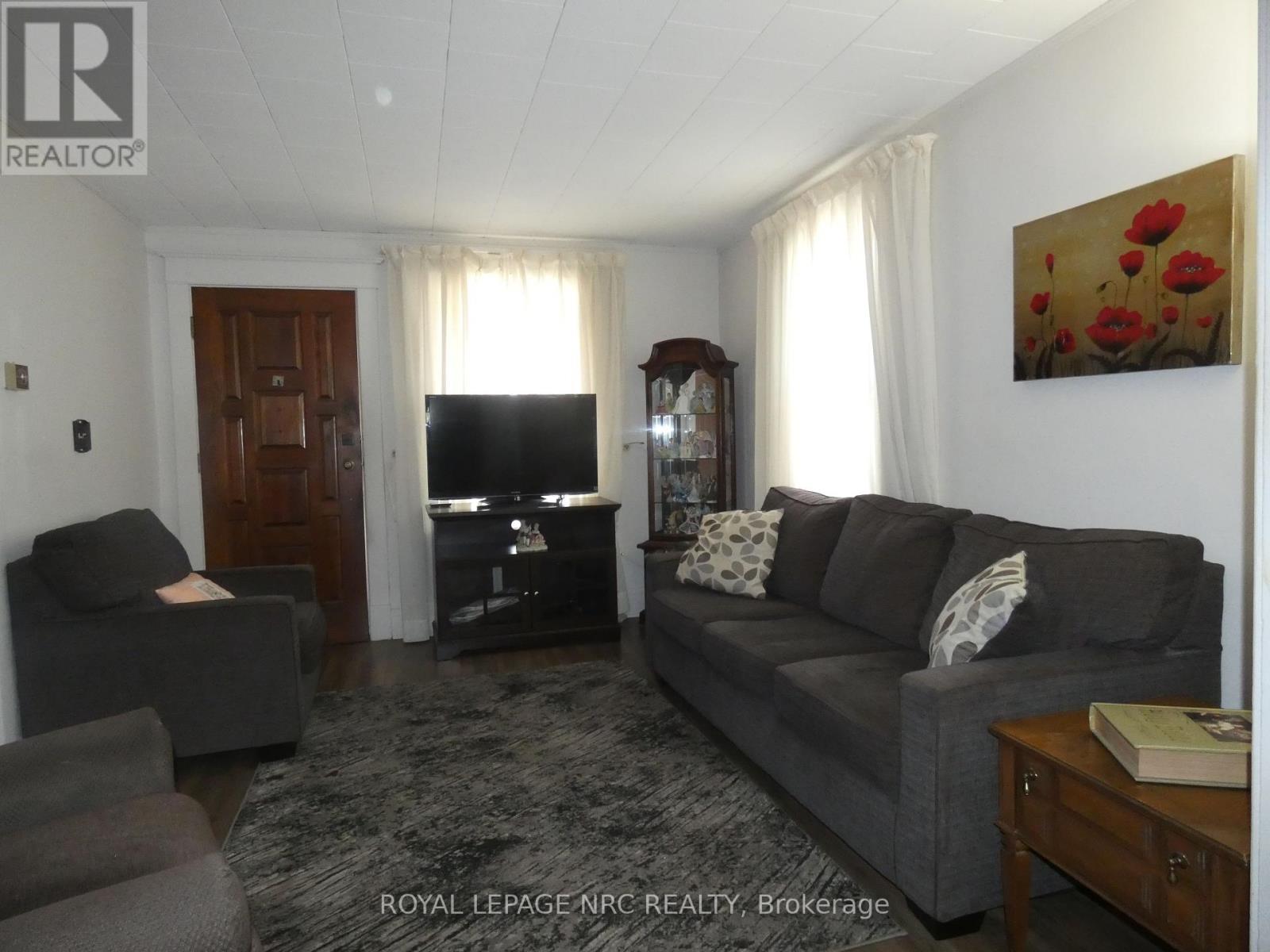 5730 Desson Avenue, Niagara Falls, Ontario  L2G 3T4 - Photo 5 - X12348715