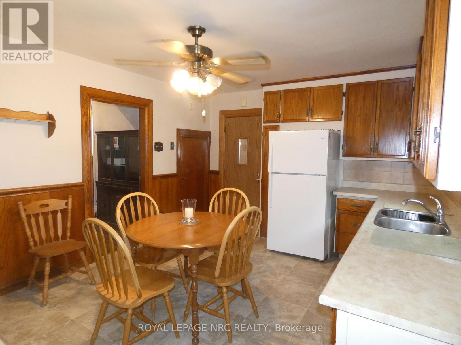 5730 Desson Avenue, Niagara Falls, Ontario  L2G 3T4 - Photo 8 - X12348715