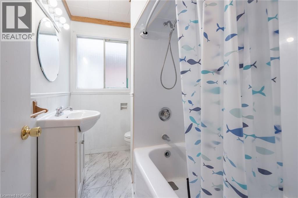 111 Leland Street, Hamilton, Ontario  L8S 3A3 - Photo 23 - 40760527