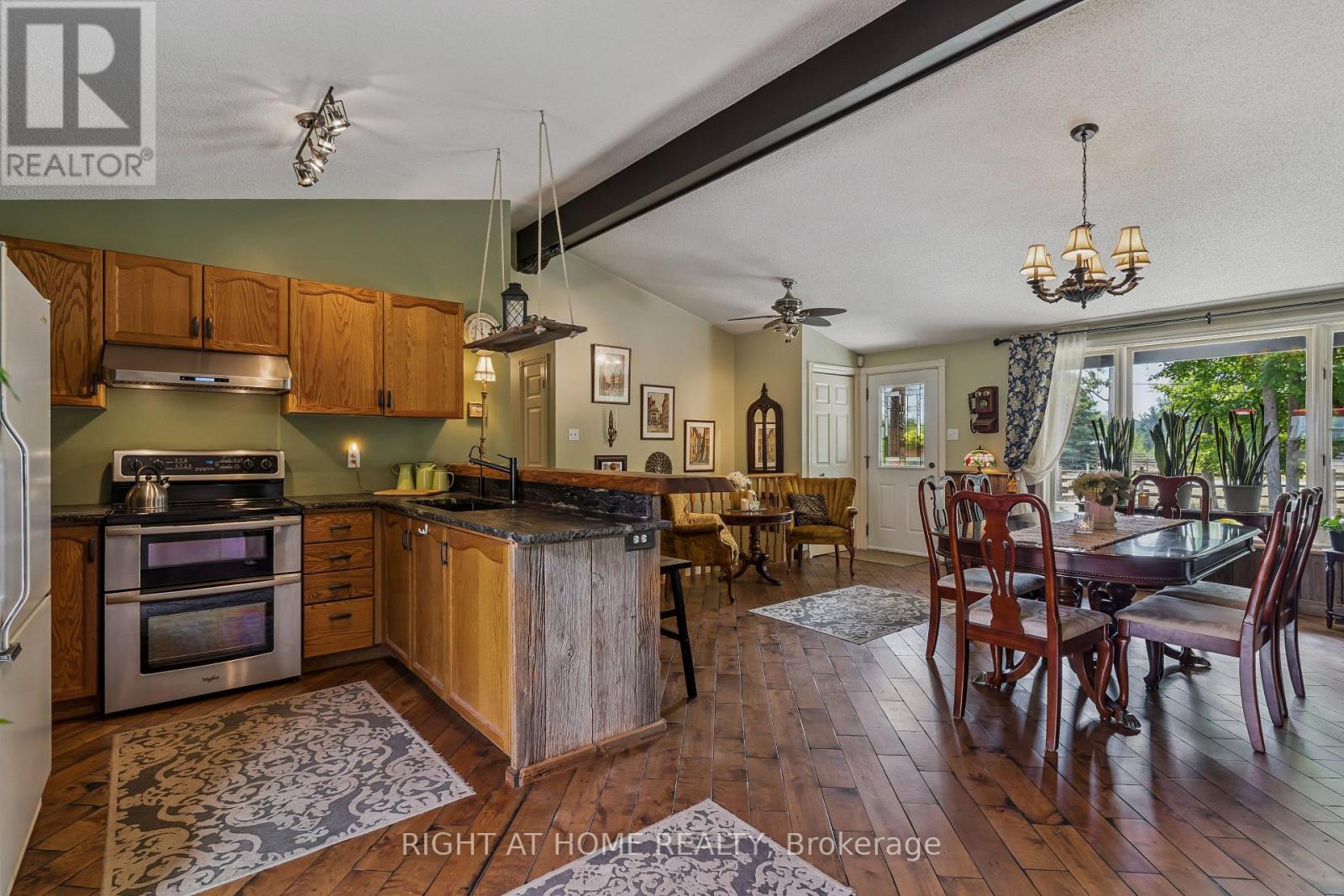 6216 Sunnidale Tosorontio Townline, Clearview, Ontario  L0M 1K0 - Photo 10 - S12348707