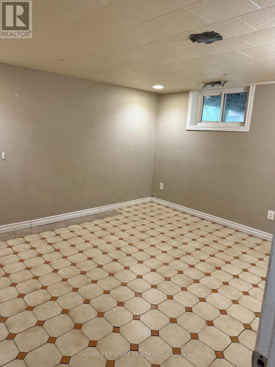Bsmt - 7147 Harwick Drive, Mississauga, Ontario  L4T 3A5 - Photo 6 - W12348692