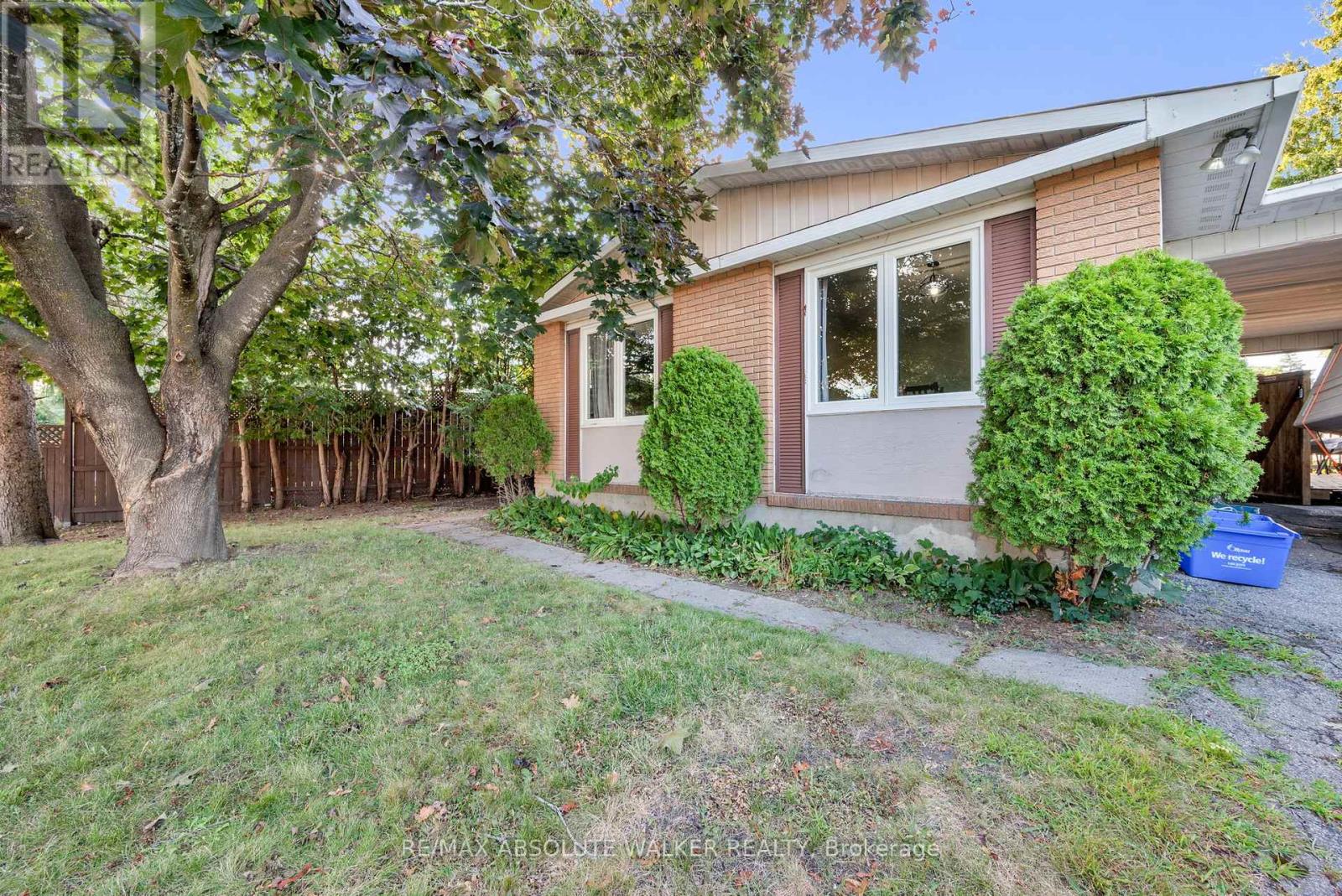 Property at 428 HATFIELD CRESCENT image 3
