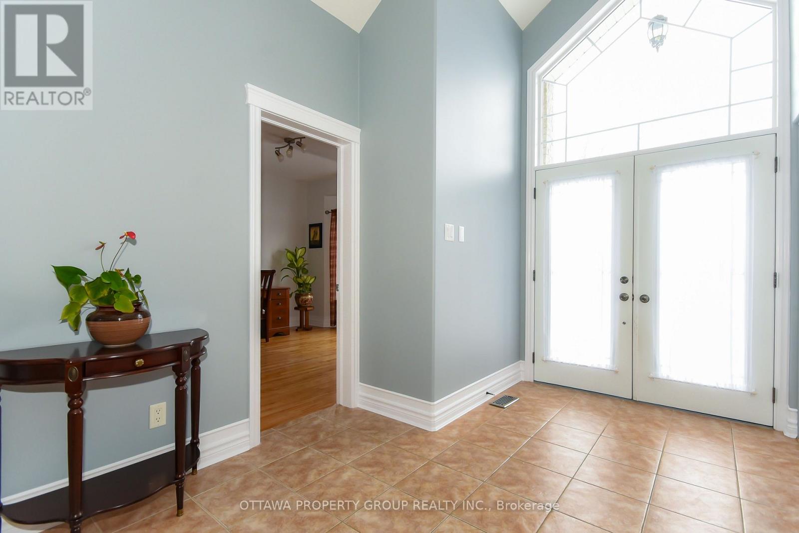 Property at 36 DE LA RIVE DRIVE image 5