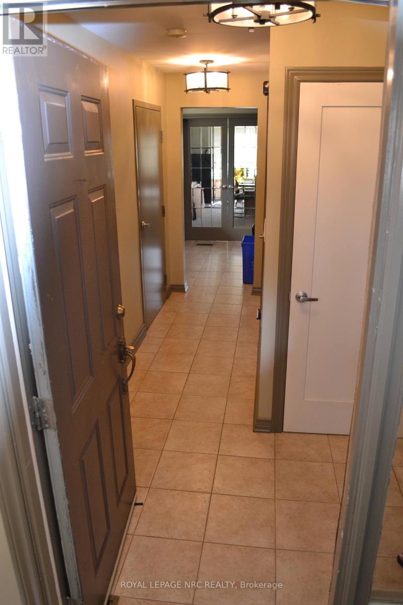 156 Hwy 20 W Highway, Pelham, Ontario  L0S 1E4 - Photo 5 - X12348727