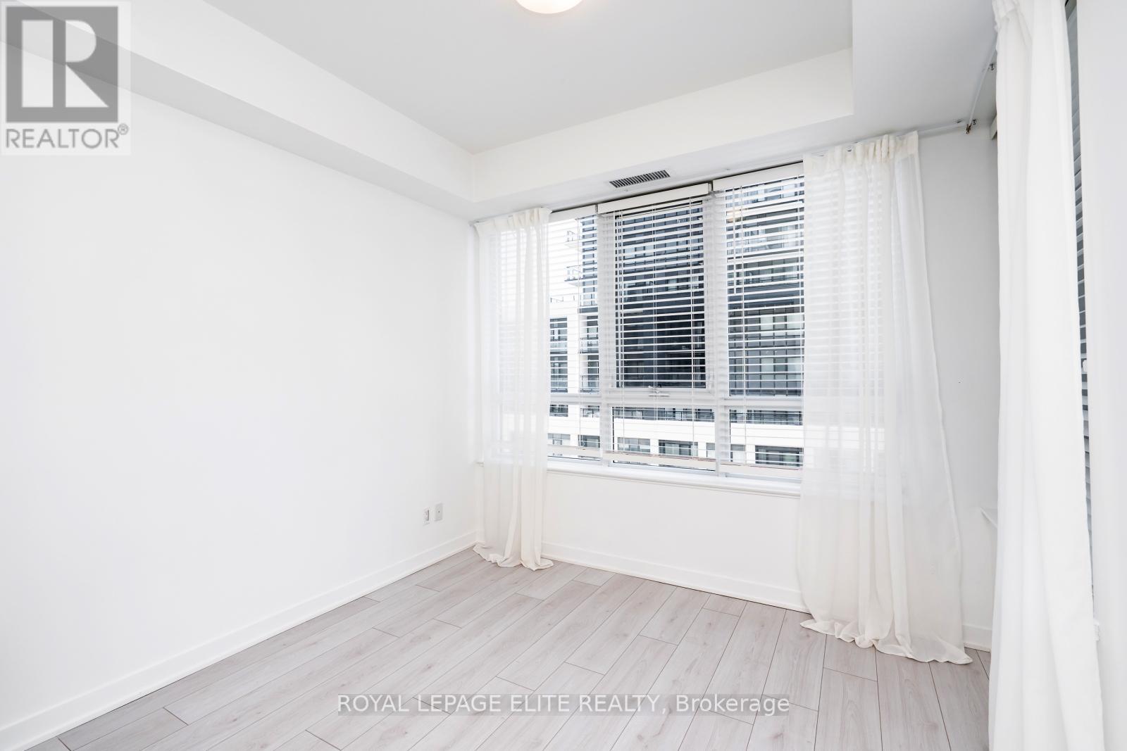 418 - 405 Dundas Street, Oakville (Oa Rural Oakville), Ontario  L6M 4M2 - Photo 23 - W12348521