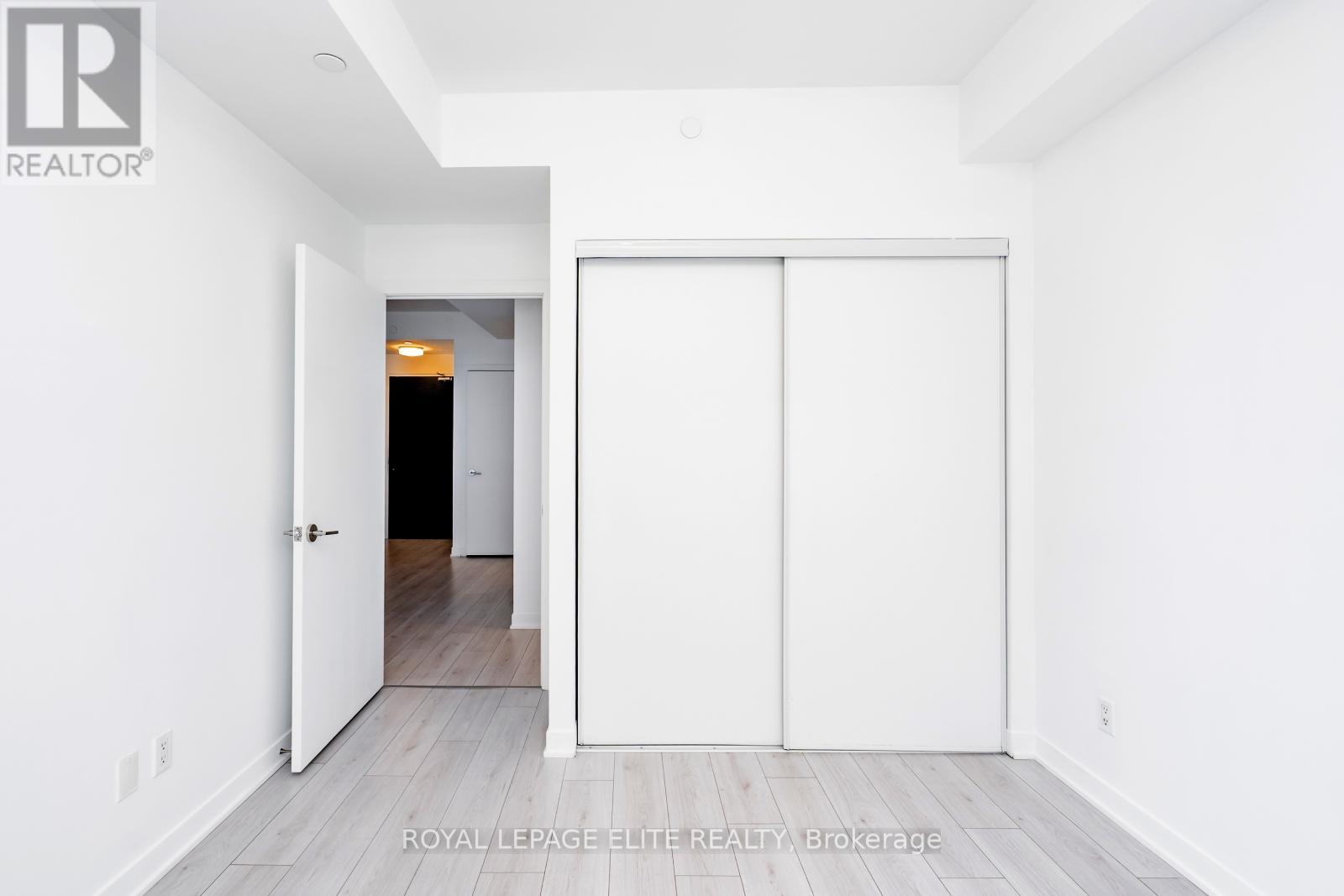 418 - 405 Dundas Street, Oakville (Oa Rural Oakville), Ontario  L6M 4M2 - Photo 25 - W12348521