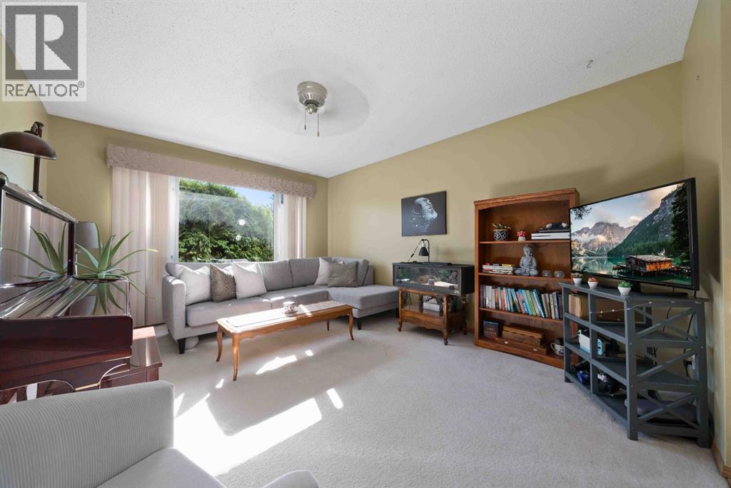 Property at 439 Ross Glen Drive SE image 5