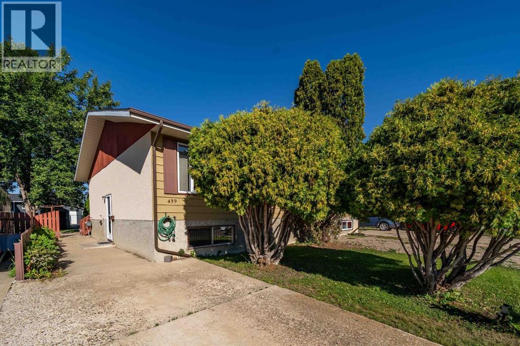 Property at 439 Ross Glen Drive SE image 1