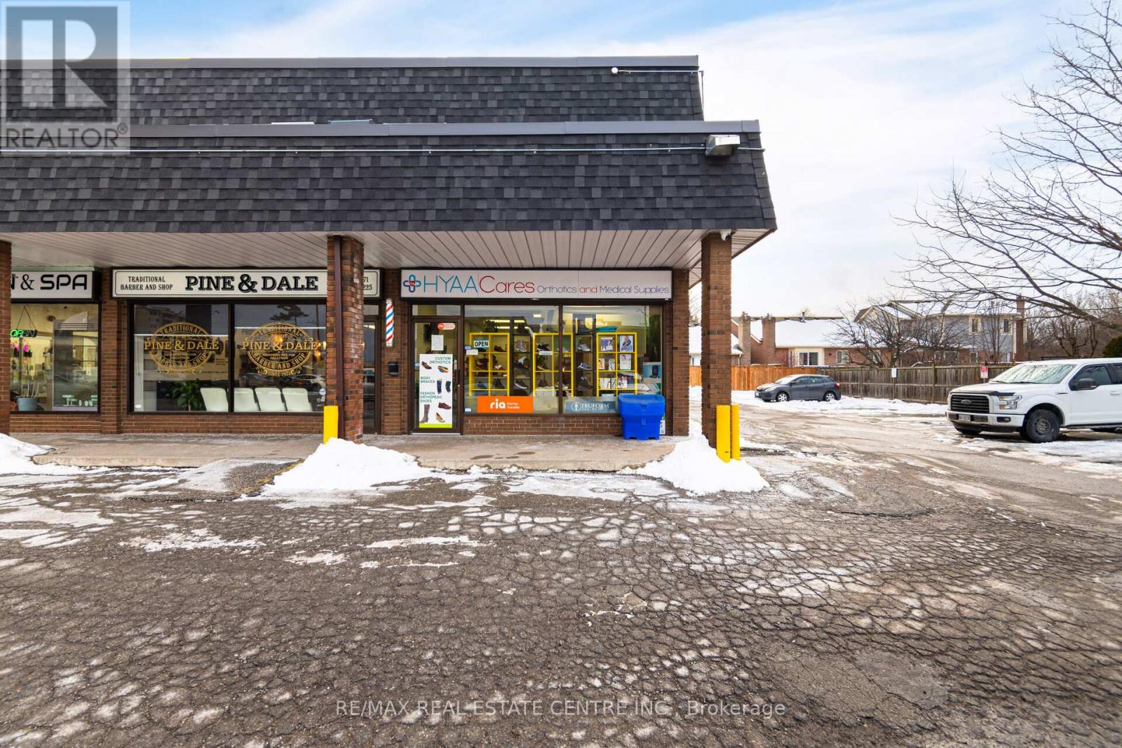 8 - 5291 Lakeshore Road, Burlington, Ontario  L7L 1C7 - Photo 1 - W12348744