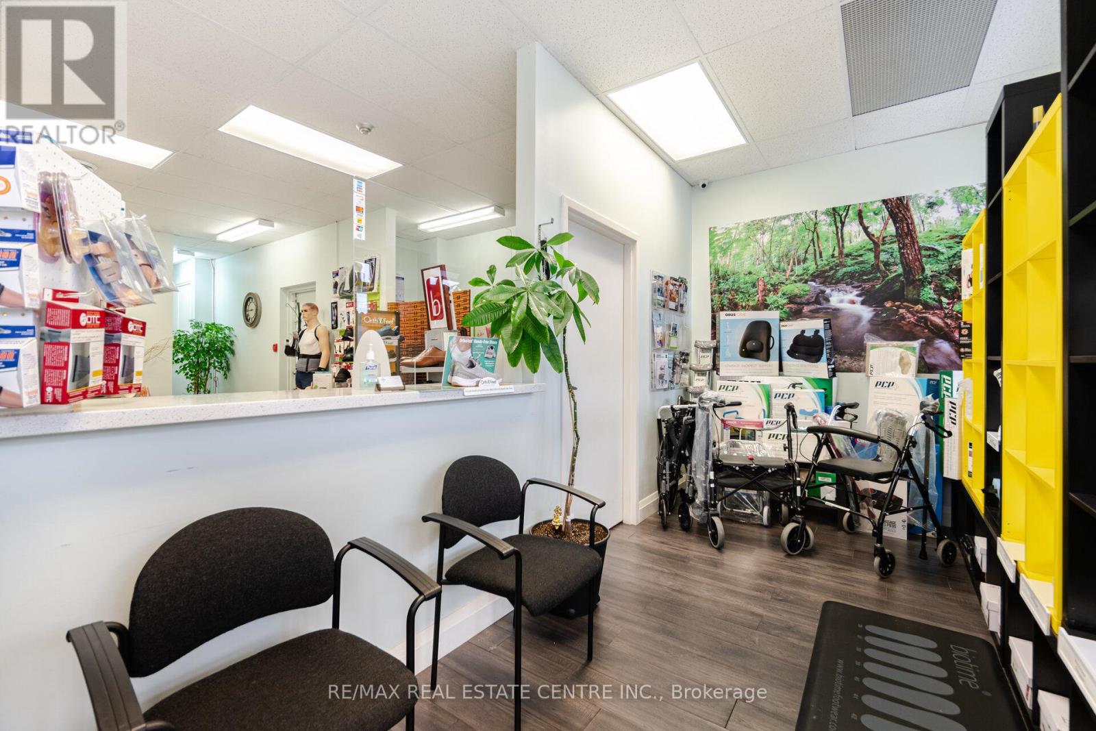 8 - 5291 Lakeshore Road, Burlington, Ontario  L7L 1C7 - Photo 3 - W12348744