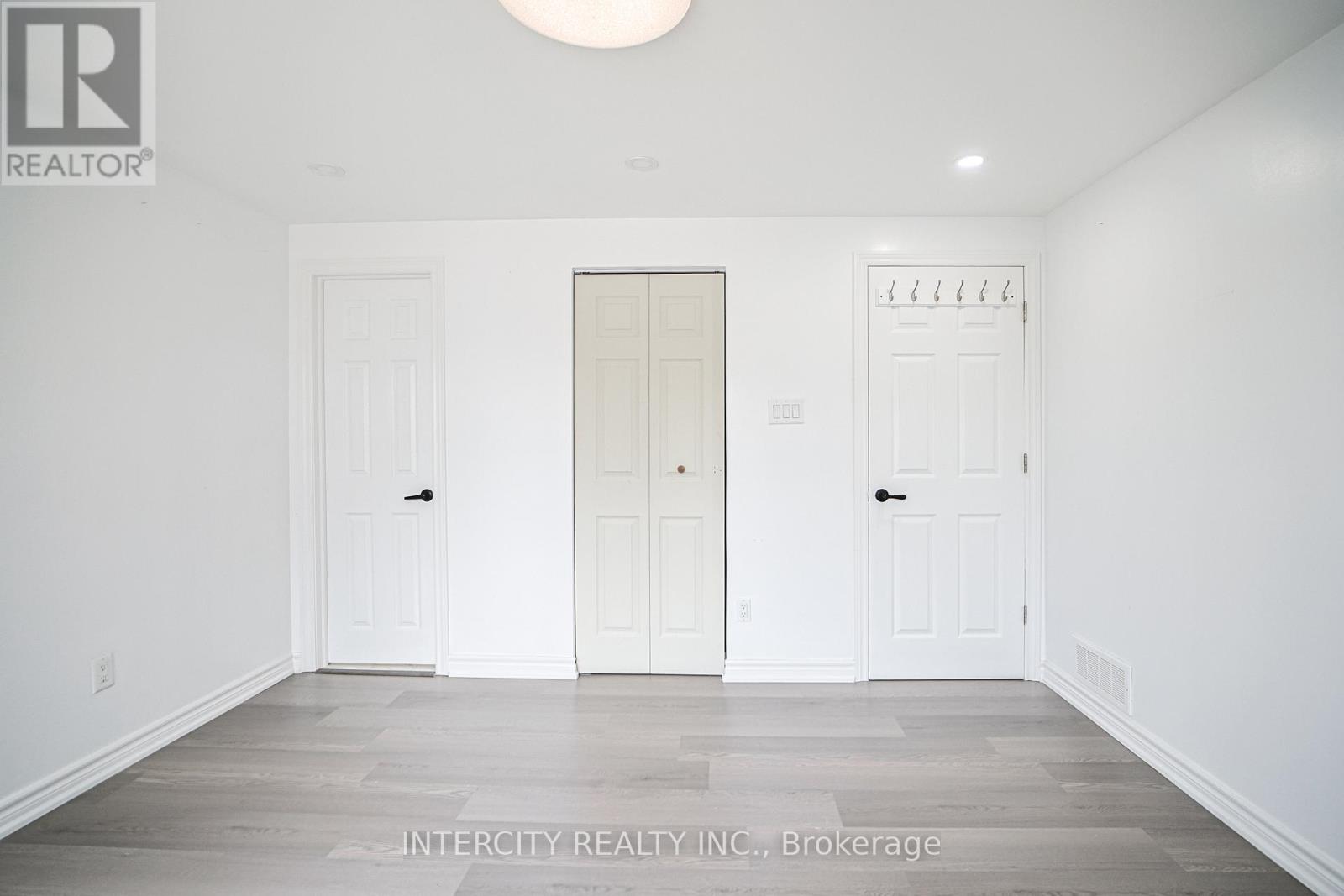 24 Grovetree Place, Brampton, Ontario  L6S 1S8 - Photo 16 - W12348746