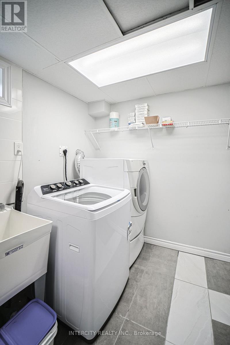 24 Grovetree Place, Brampton, Ontario  L6S 1S8 - Photo 32 - W12348746