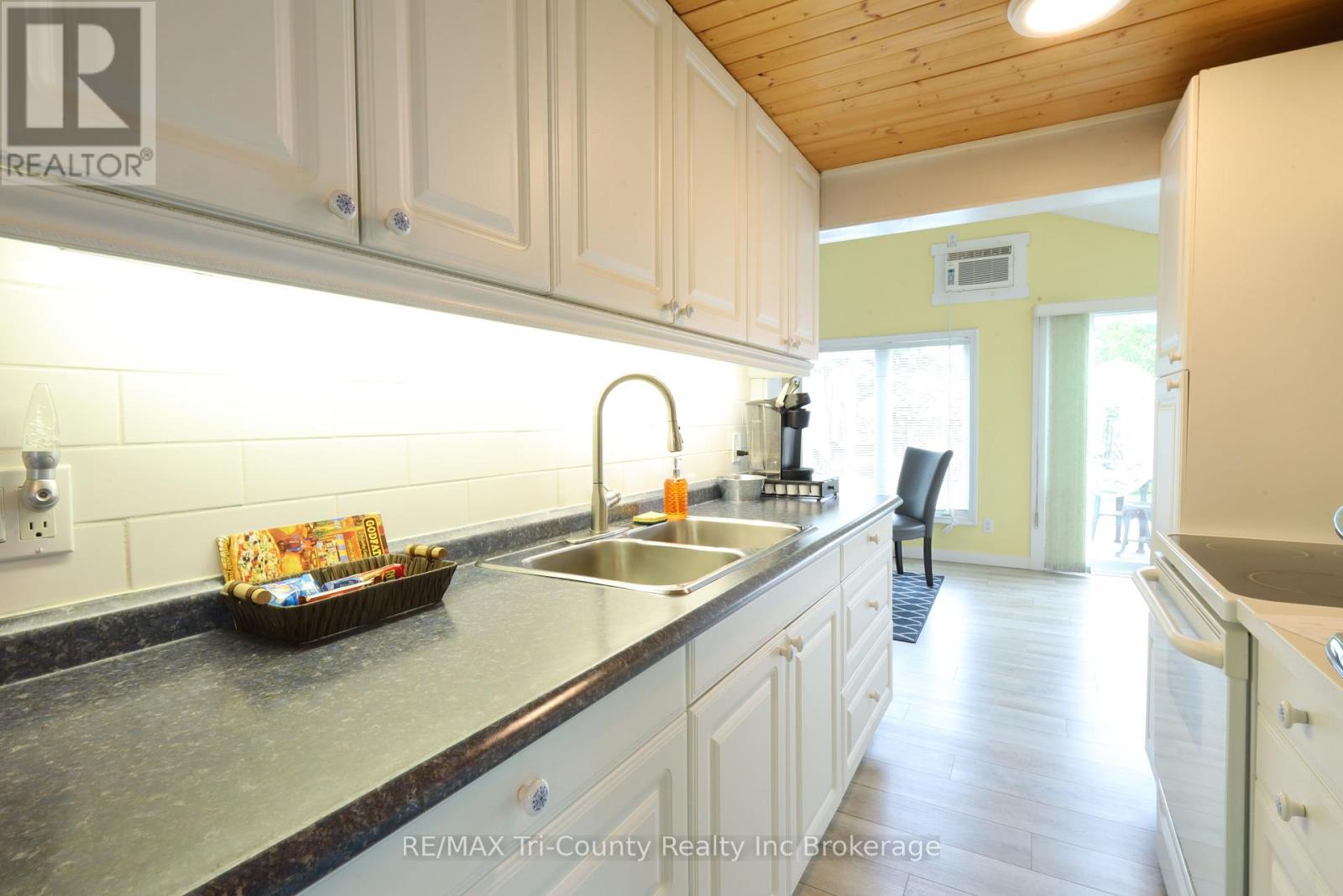 4 Palin Street, Norfolk, Ontario N0E 1M0 - Photo 10 - X12348808