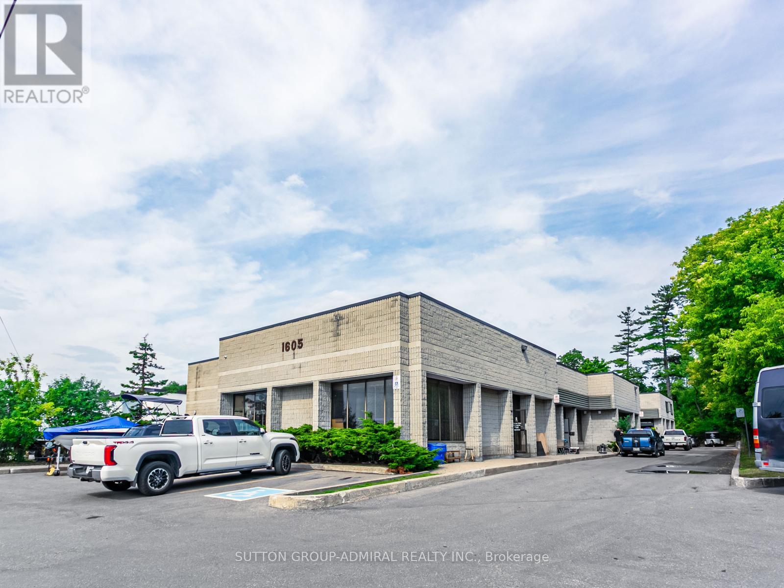 5 - 1605 Sedlescomb Drive, Mississauga (Dixie), Ontario  L4X 1M4 - Photo 9 - W12348772