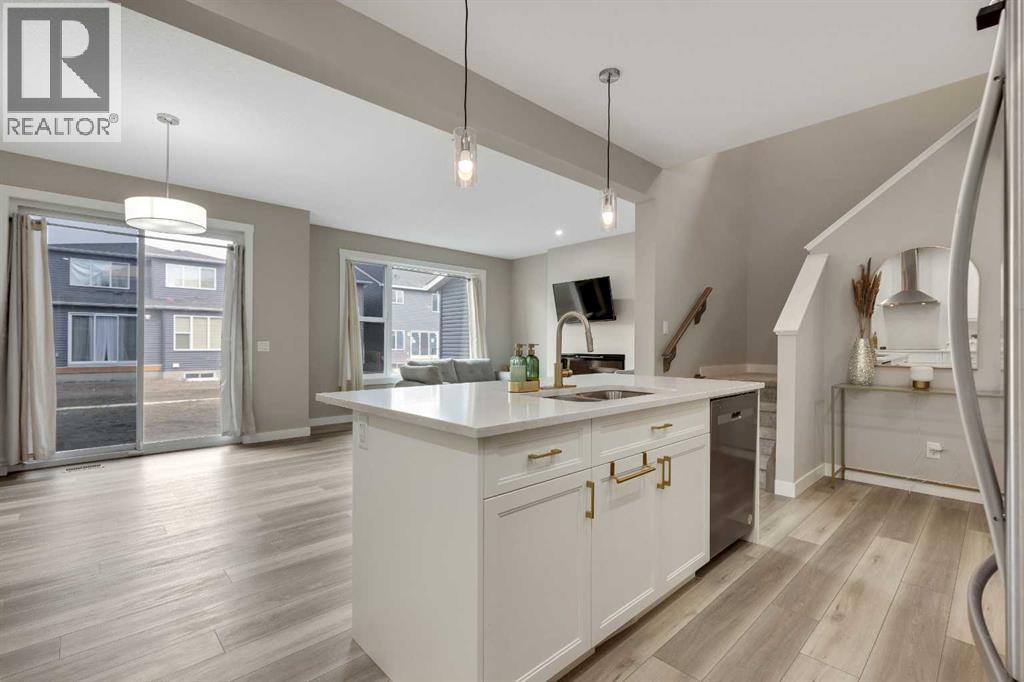 Property at 216 Creekstone Row SW image 3
