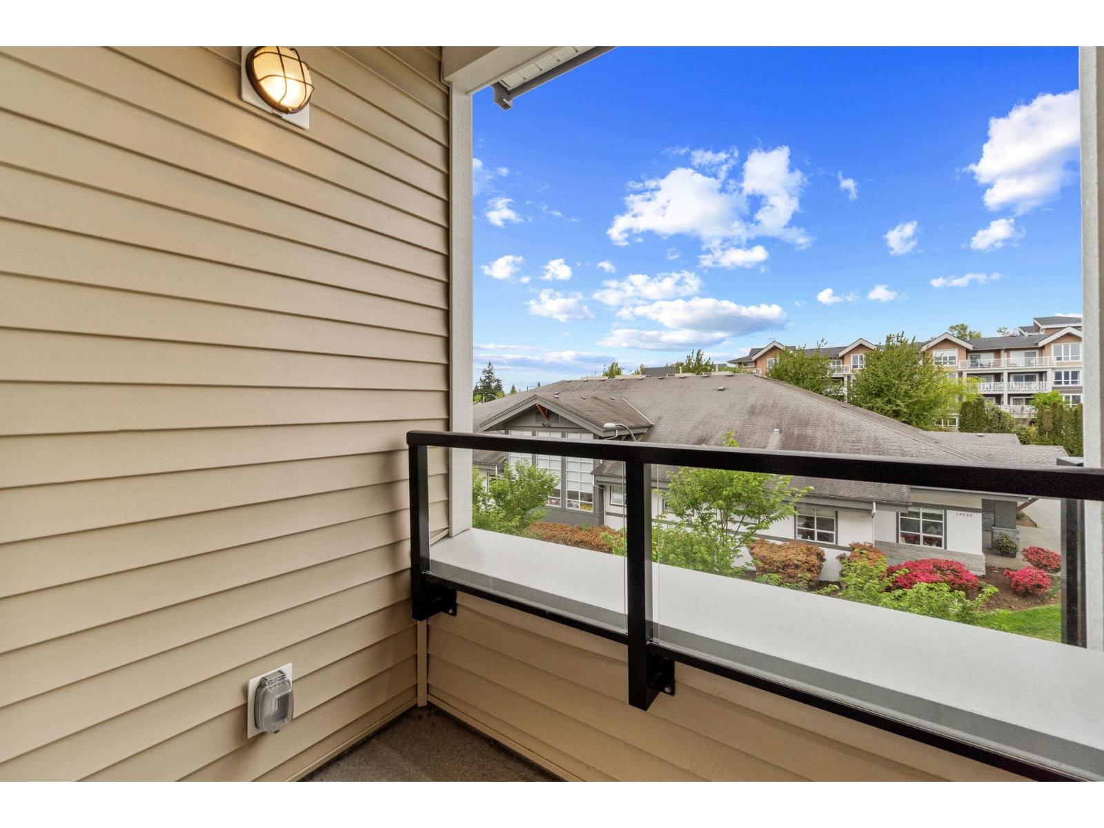 303 6468 195a Street, Surrey, British Columbia  V4N 6R6 - Photo 9 - R3011854