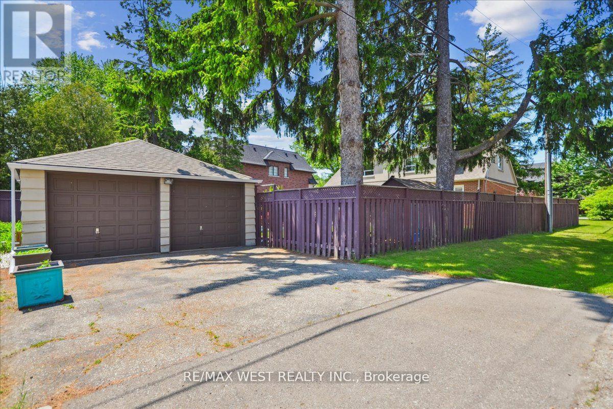 468 Lynd Avenue, Mississauga (Mineola), Ontario  L5G 2L6 - Photo 15 - W12348817