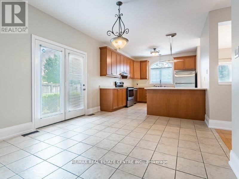 4 Panorama Way, Hamilton, Ontario  L8E 6C6 - Photo 13 - X12348813