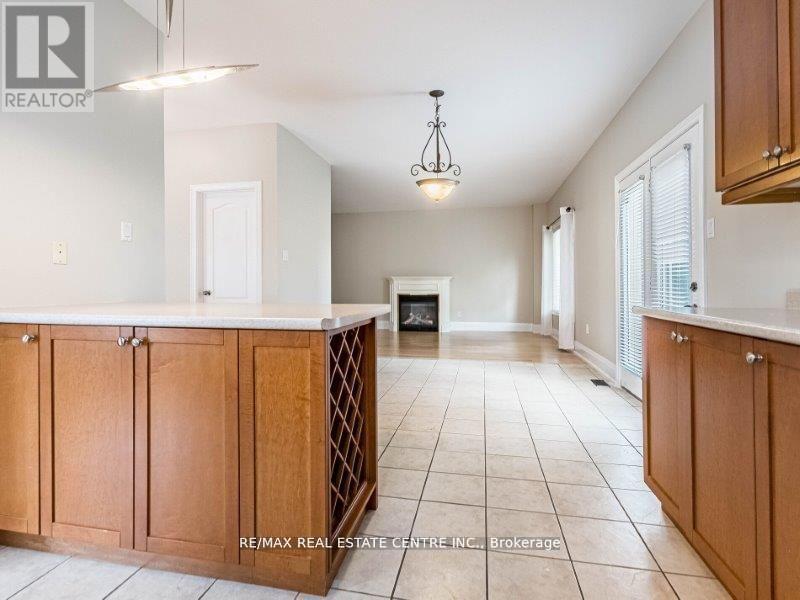 4 Panorama Way, Hamilton, Ontario  L8E 6C6 - Photo 15 - X12348813