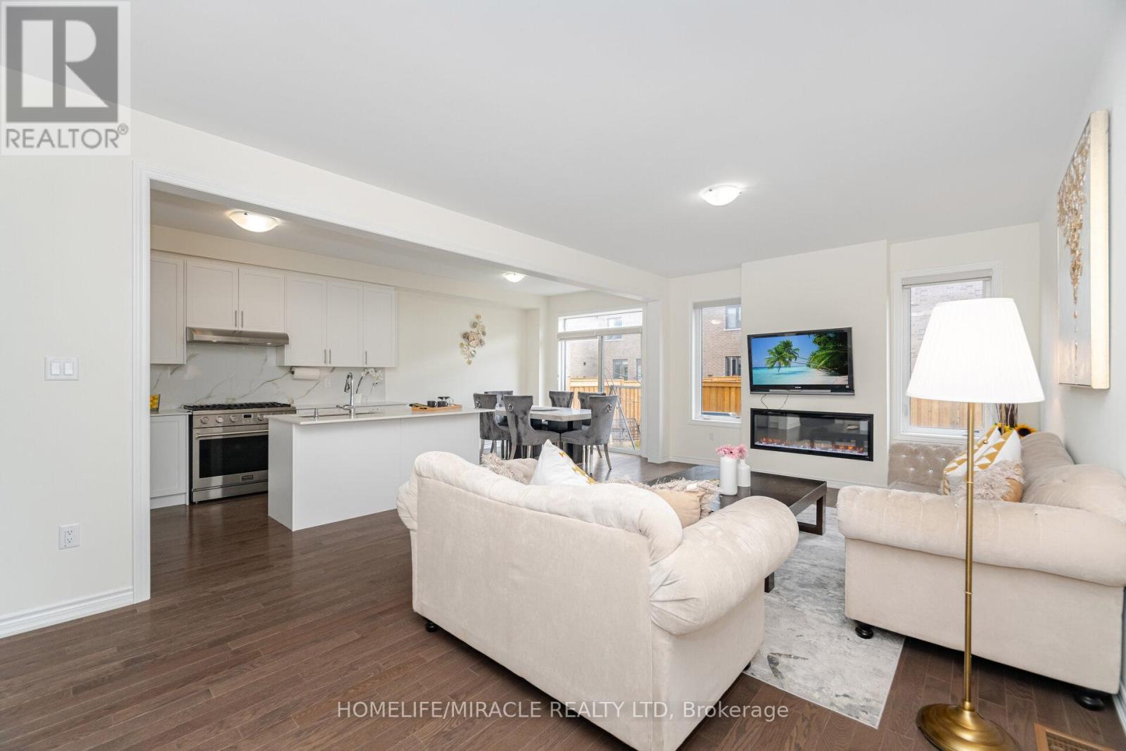 7 Aldenham Street, Brampton (Credit Valley), Ontario  L6X 5S2 - Photo 8 - W12348325