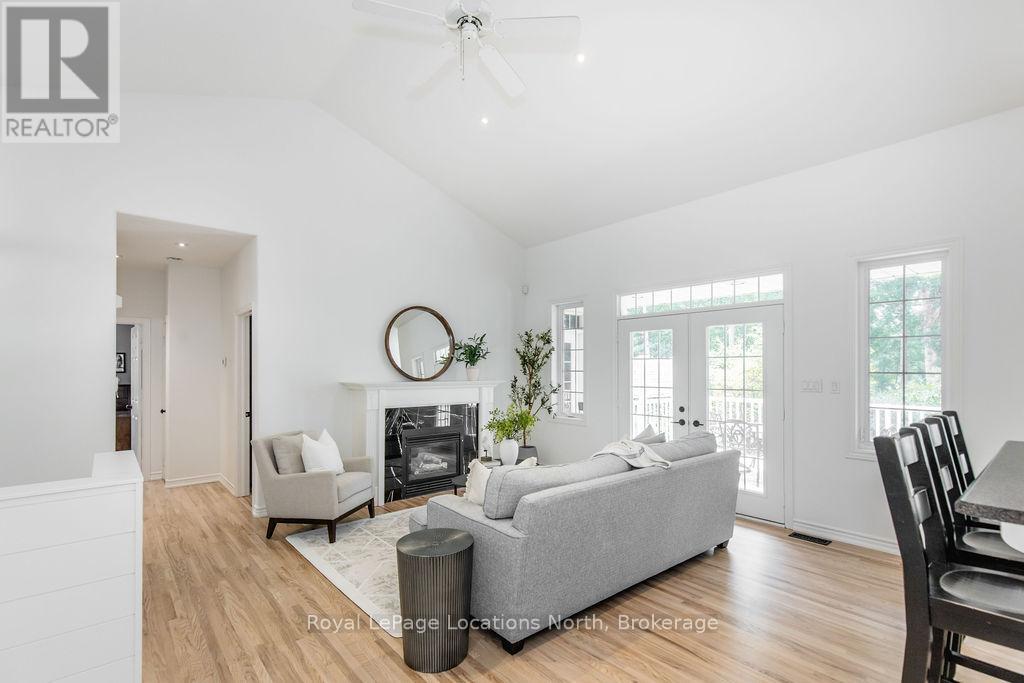 50 Blackburn Avenue, Clearview, Ontario  L0M 1P0 - Photo 13 - S12346450