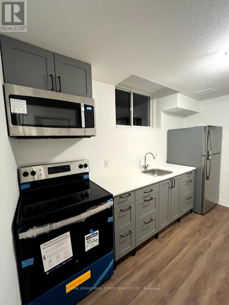 Bsmnt - 146 Bur Oak Drive, Thorold, Ontario  L2V 0C1 - Photo 3 - X12348825