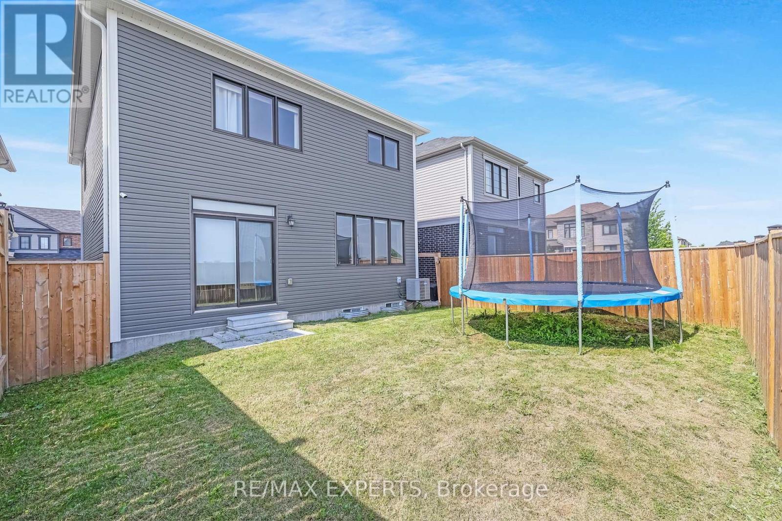 105 David Street, Haldimand, Ontario  N0A 1H0 - Photo 39 - X12348645