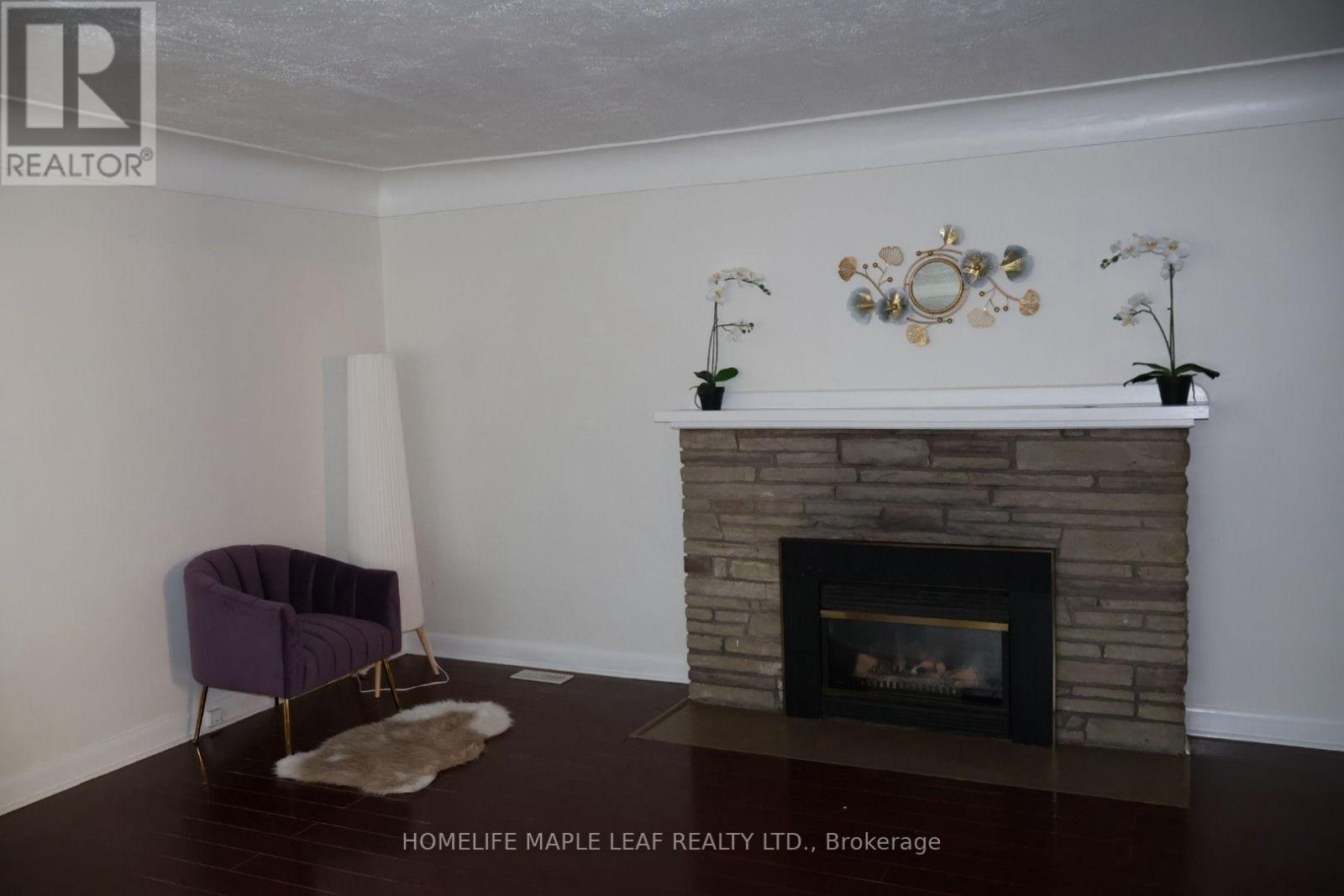 Property at 617 LOCK STREET W image 5