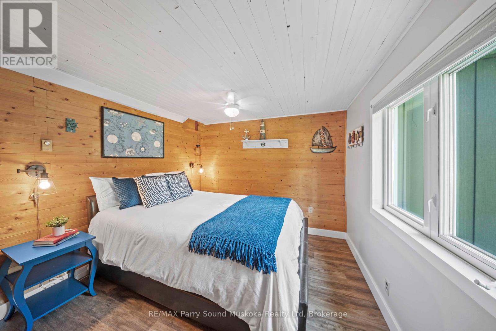 16 Golden Horseshoe Lane, Whitestone, Ontario  P0G 1G0 - Photo 12 - X12348921