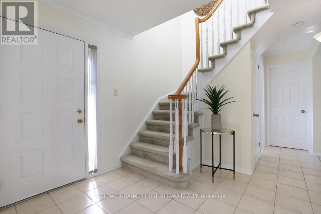 338 Liard Street, Ottawa, Ontario  K2S 1J8 - Photo 6 - X12348931