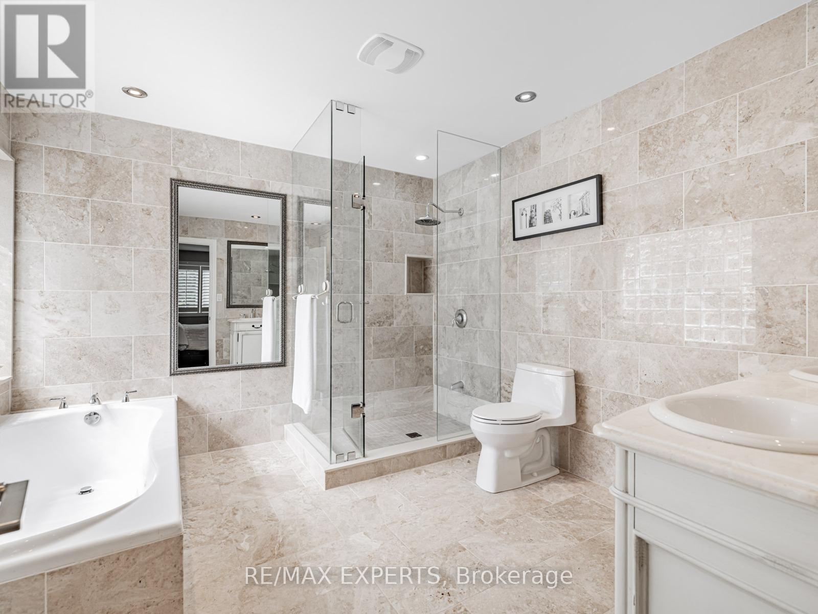 215 Thomson Creek Boulevard, Vaughan, Ontario  L4H 1H1 - Photo 25 - N12348920