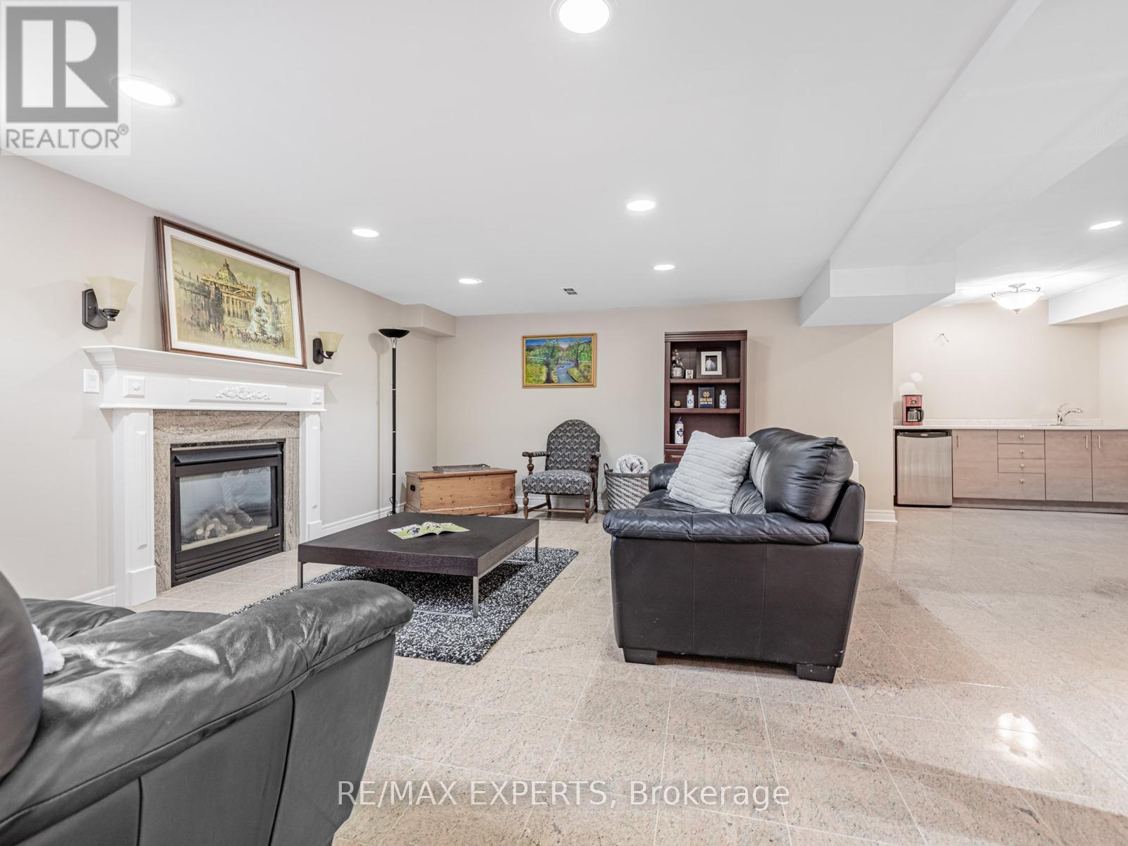 215 Thomson Creek Boulevard, Vaughan, Ontario  L4H 1H1 - Photo 27 - N12348920