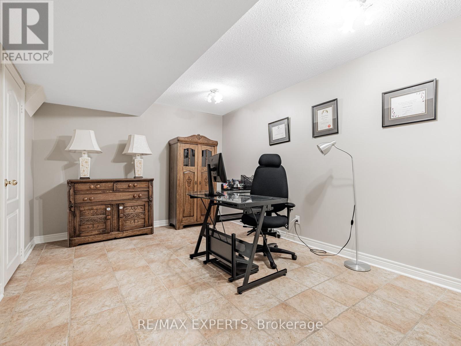 215 Thomson Creek Boulevard, Vaughan, Ontario  L4H 1H1 - Photo 28 - N12348920