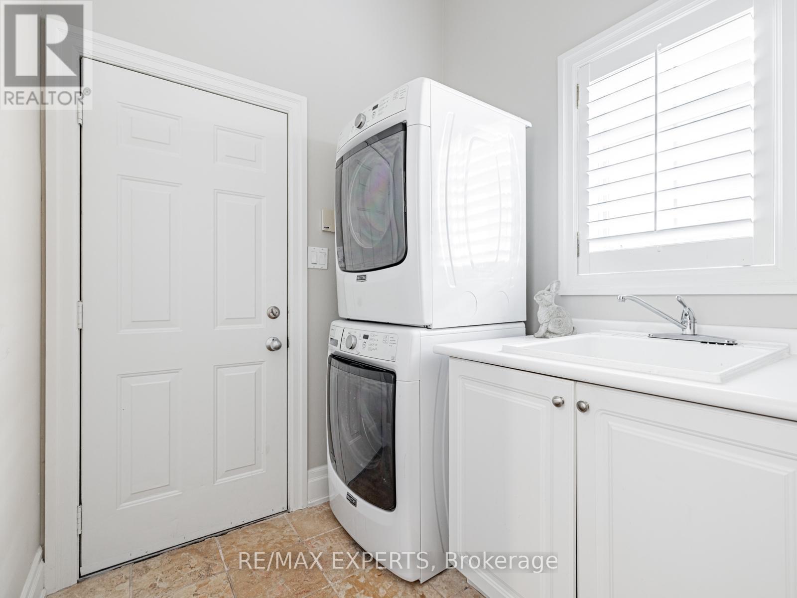 215 Thomson Creek Boulevard, Vaughan, Ontario  L4H 1H1 - Photo 30 - N12348920