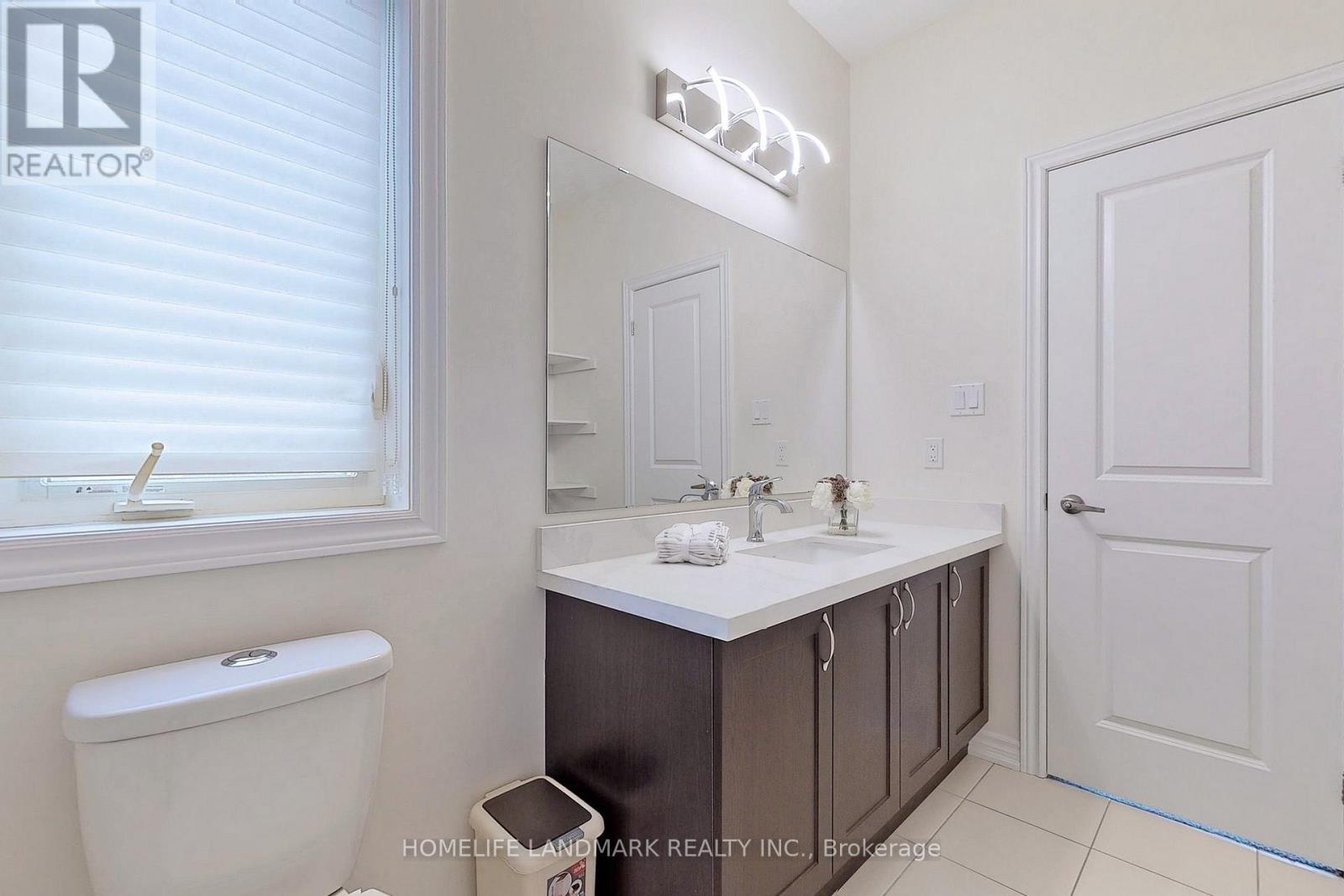 75 Mitchell Place, Newmarket, Ontario  L3Y 7N6 - Photo 38 - N12348929