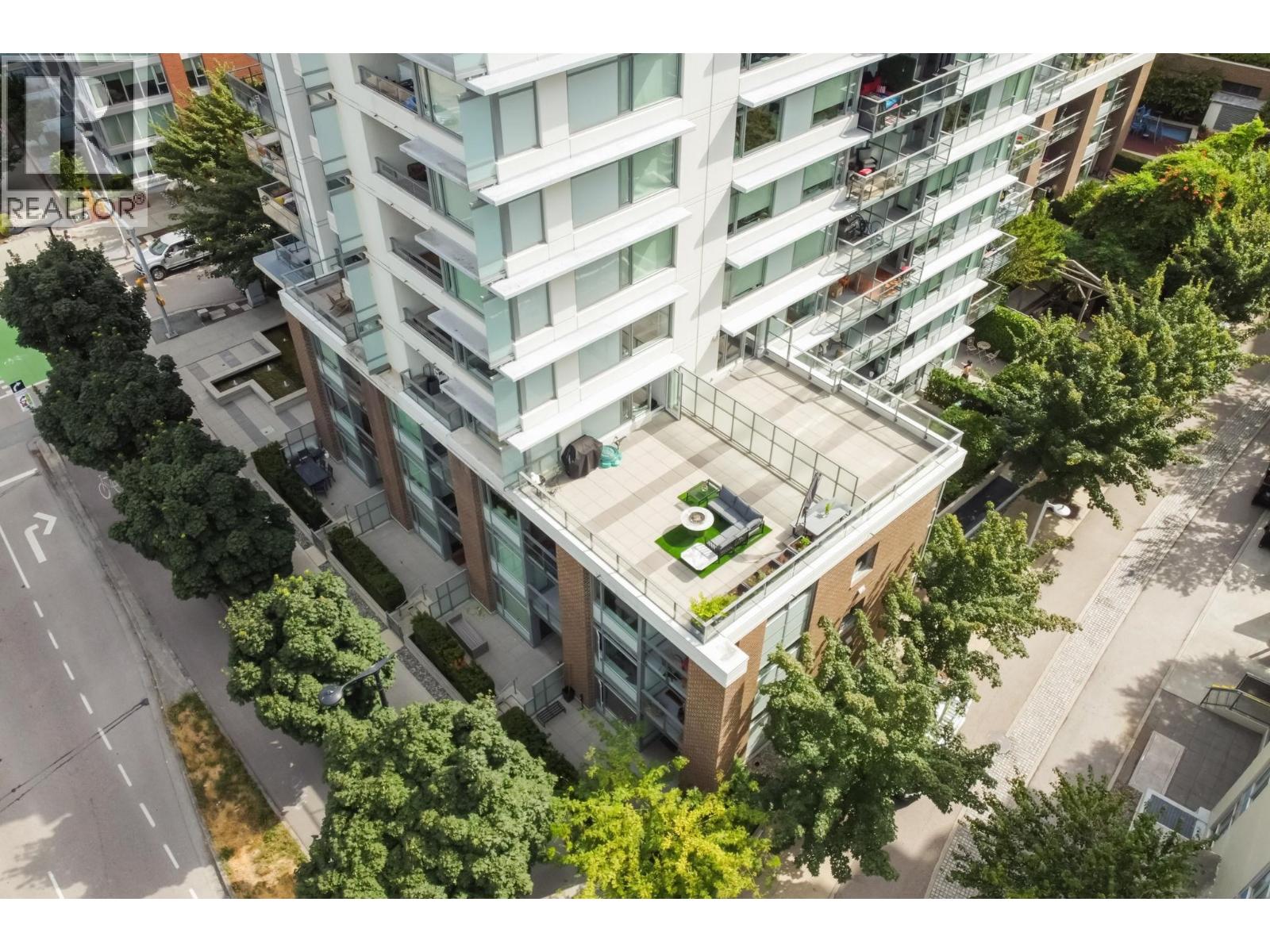 502 110 Switchmen Street, Vancouver, British Columbia  V6A 0C6 - Photo 2 - R3036361