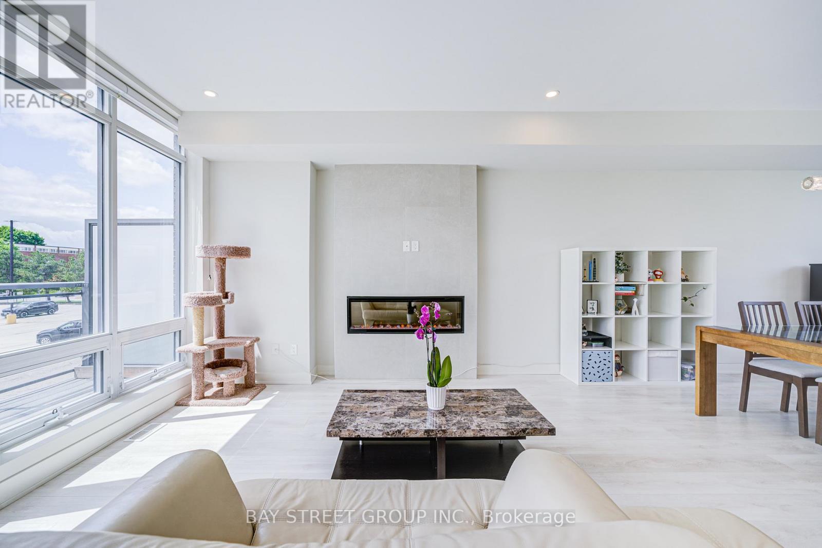 27 Sonic Way S, Toronto, Ontario  M3C 0P3 - Photo 10 - C12348947